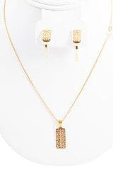 18k Yellow Gold Necklace Set 18 Inches Long