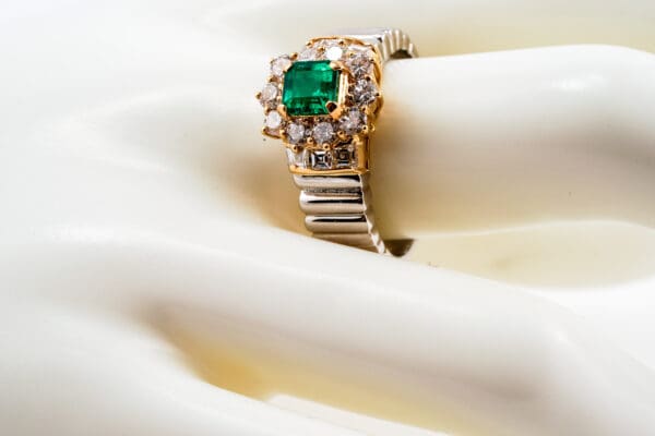 Pt900 18k Gold Columbian Emerald Ring S9 - Image 4