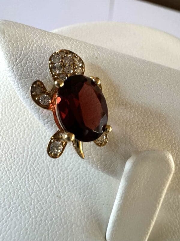 18k Yellow-Gold Garnet &Diamond Earrings - Image 12