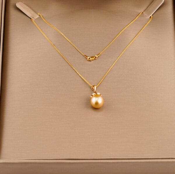 18k Gold & Golden South Sea Pearls Necklace - Image 6