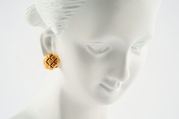 18k Yellow-Gold Circle Earrings - Image 5