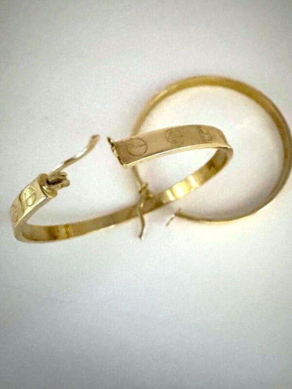 18k Yellow-Gold Love Earrings - Image 10