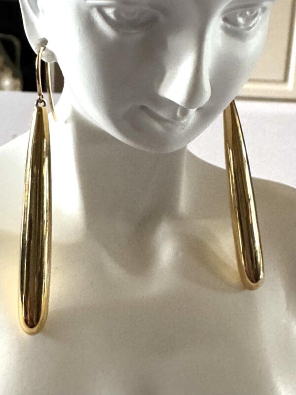 18k Yellow-Gold Long Tapered Earrings - Image 3