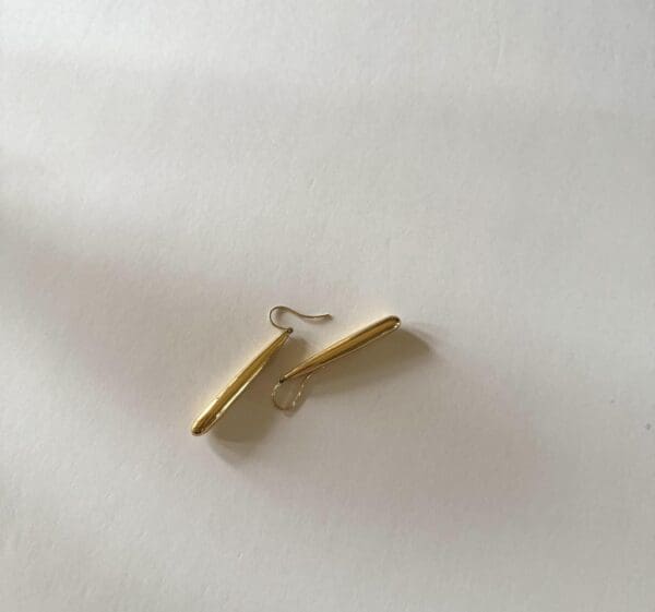 18k Yellow-Gold Long Tapered Earrings - Image 6