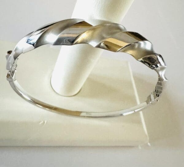 18K White-Gold 15.24 mm Bangle - Image 2