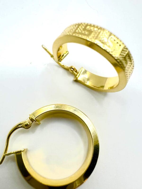 18k Yellow-Gold Greek Design 17.78mm Small Hoop Earrings - Image 6