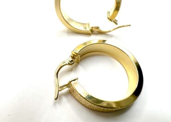 18k Yellow-Gold Greek Design 17.78mm Small Hoop Earrings - Image 8