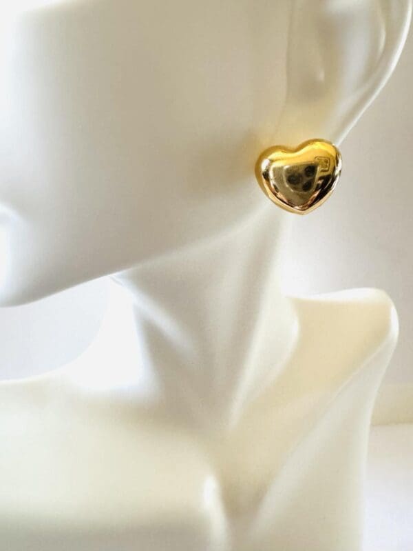 18k Gold Heart and Authentic Pearls Earrings - Image 7
