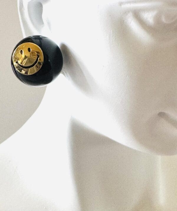 18k Gold And Onyx Smiley Earrings - Image 4