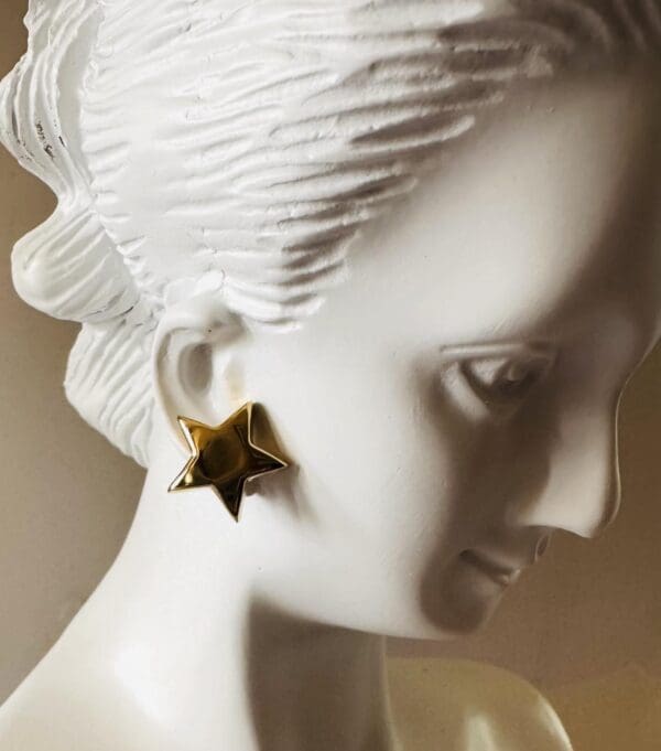 18k Gold Star and Authentic Pearl Earrings - Image 8