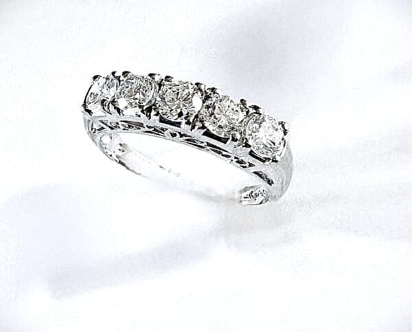Pt900 Natural Diamond Pointer Ring - Image 9