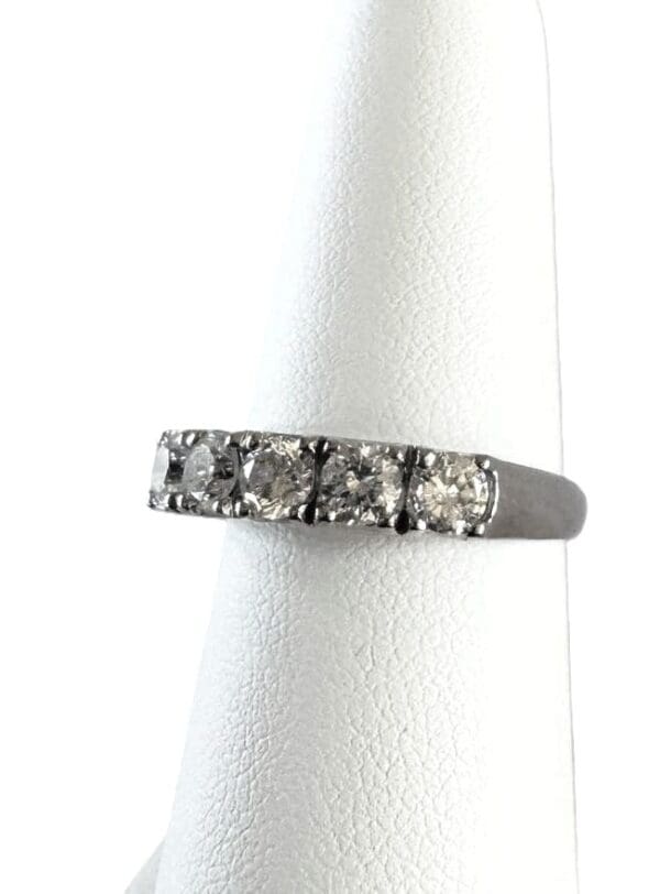 Pt900 Natural Diamond Pointer Ring - Image 11