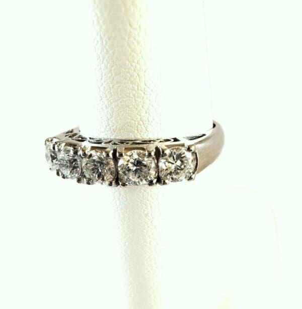 Pt900 Natural Diamond Pointer Ring - Image 13
