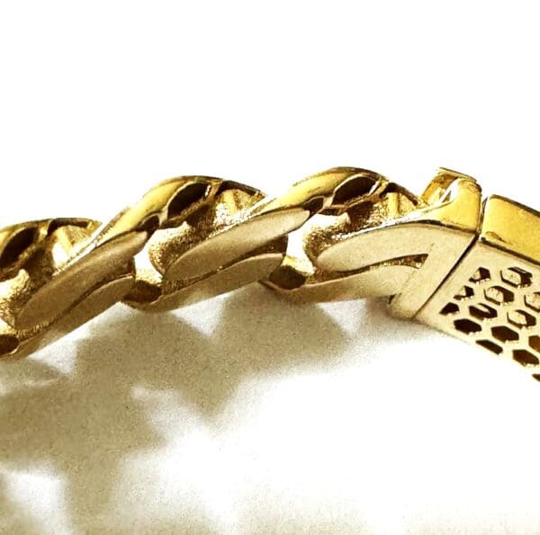 18k Designer-Inspired Greek Key Bangle S7 - Image 5