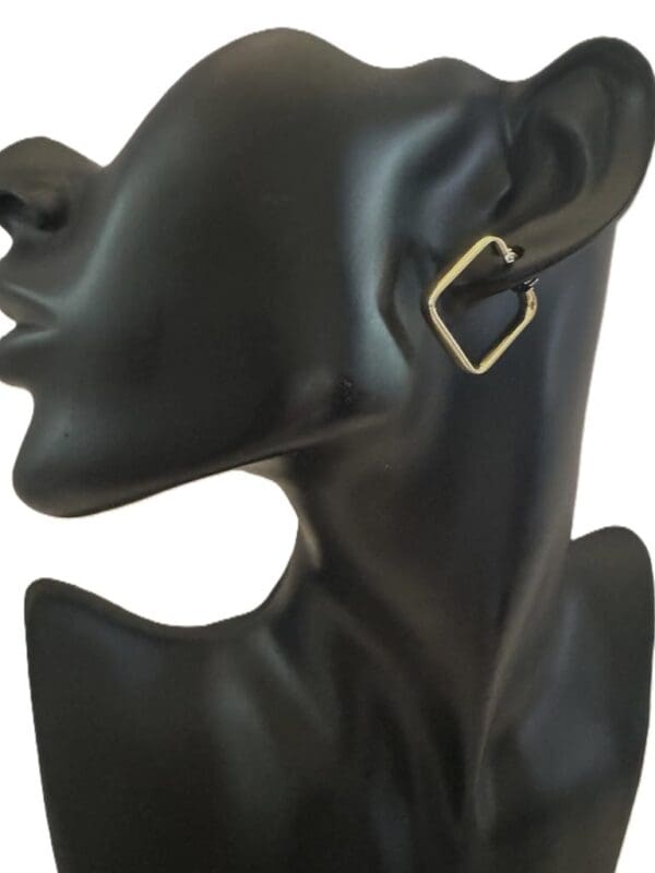 18k Yellow-Gold Square Earrings - Image 2