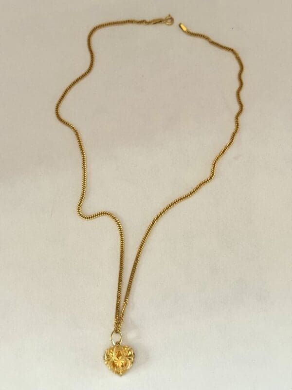 21k Yellow-Gold Heart Necklace - Image 3